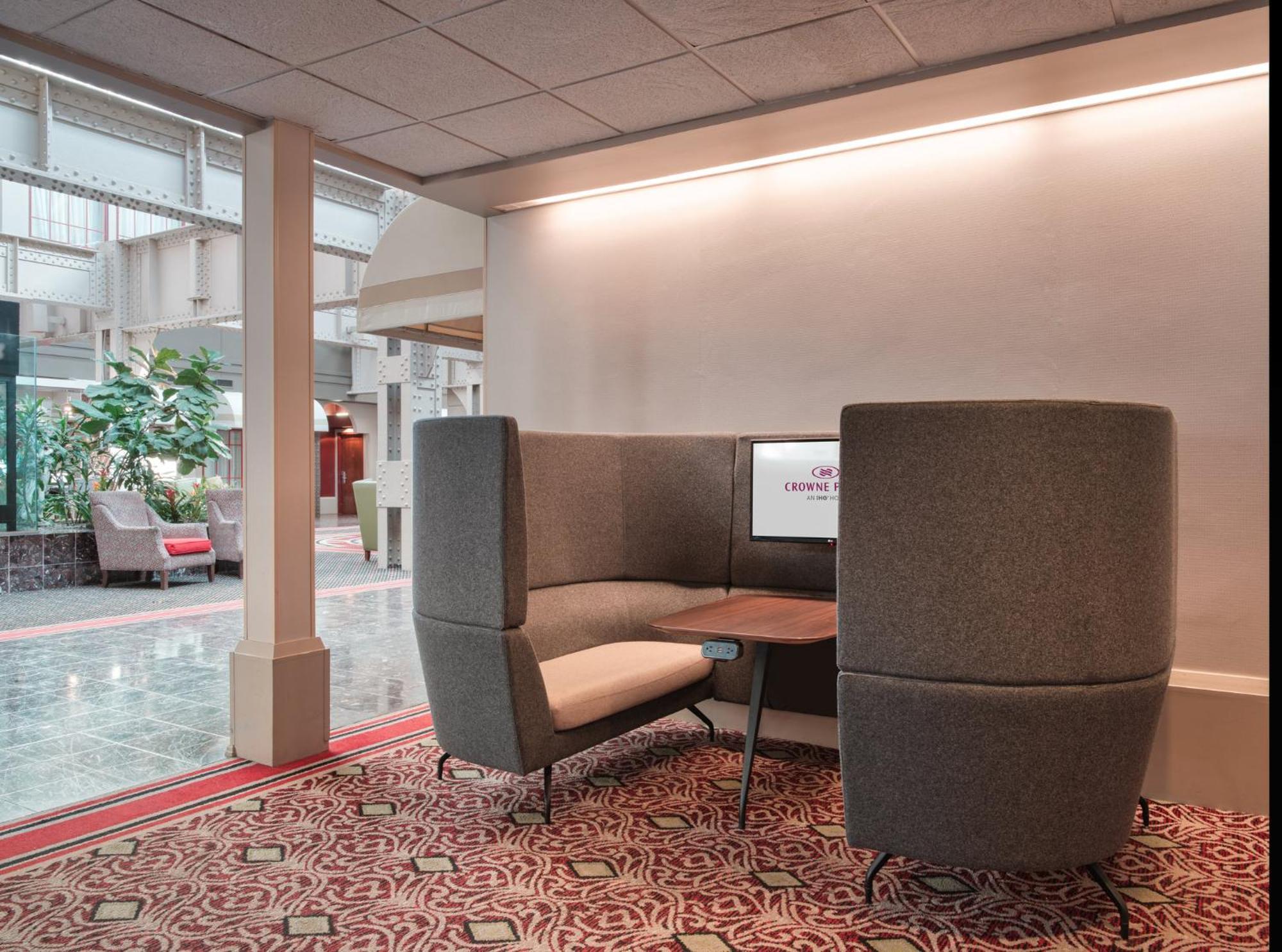 Готель Crowne Plaza Indianapolis-Dwtn-Union Stn By Ihg Екстер'єр фото