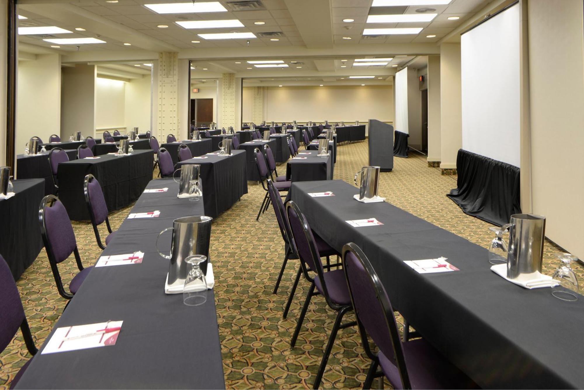 Готель Crowne Plaza Indianapolis-Dwtn-Union Stn By Ihg Екстер'єр фото